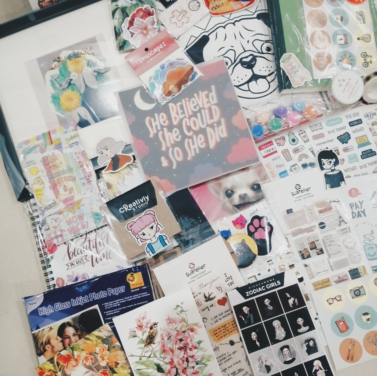 untilparisfades's tweet photo. #PaperConPH π I can't wait to use these stationeryyy!! https://t.co/5YtzrbsTUz