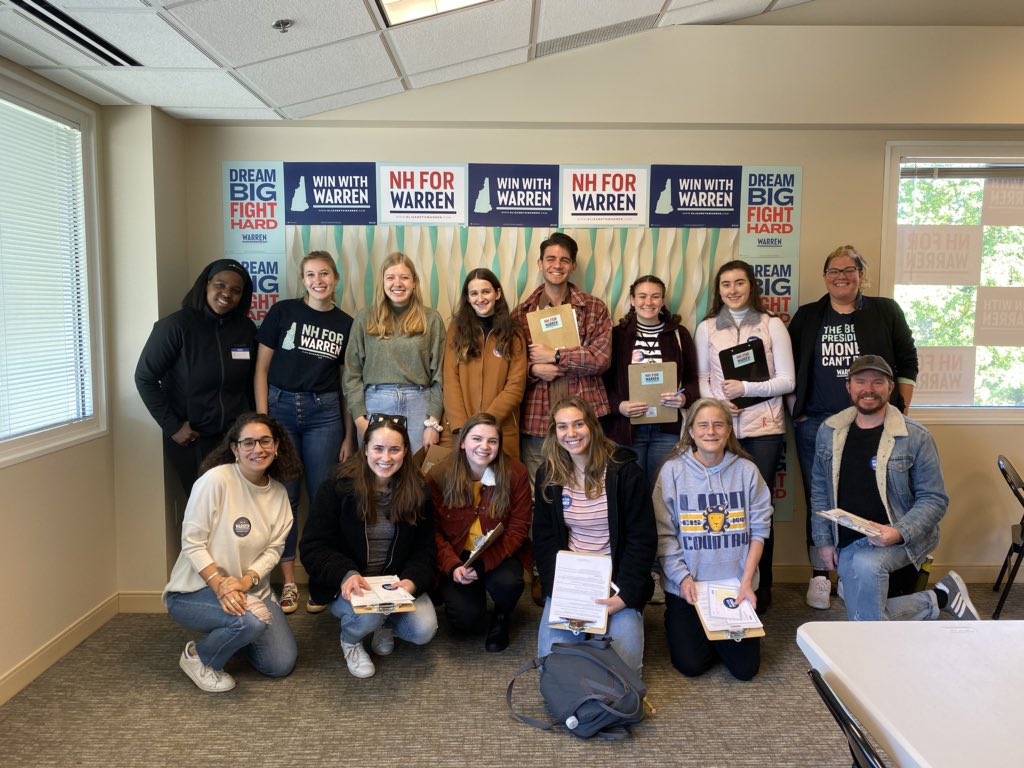 MarthaWilley1's tweet photo. Dream big, knock hard!! Happy students day of action from the Salem office!! #WinWithWarren https://t.co/S04zfIQXpZ