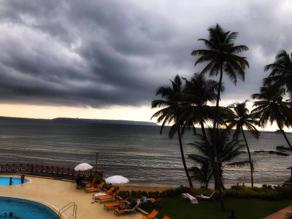 KnottedBraid's tweet photo. Overcast skies. At #CidadedeGoa ! https://t.co/byYgK1HNIF