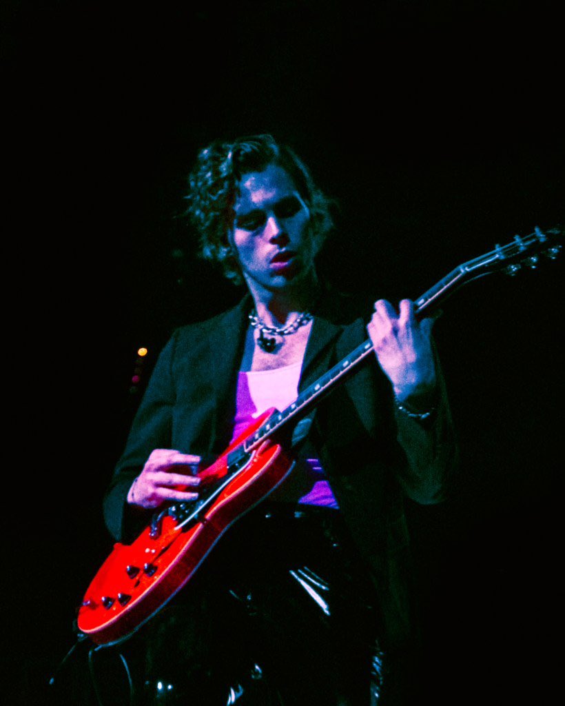 Luke5SOS's tweet image. shiny pants for the people