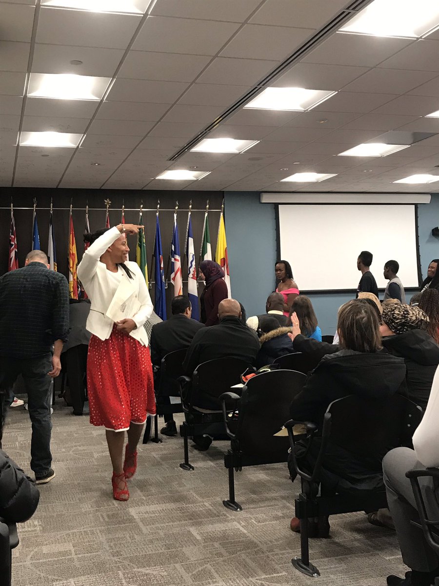 You can tell a lot about a country by the way it celebrates it‘s new citizens. Very moved to witness a #CitizenshipCeremony in #Ottawa. Diversity is a fact, #inclusion is  a choice. The right one. #Willkommenskultur <a href="/inclusion_ca/">The Institute for Canadian Citizenship</a> <a href="/CanEmbGermany/">Canada in Germany</a>