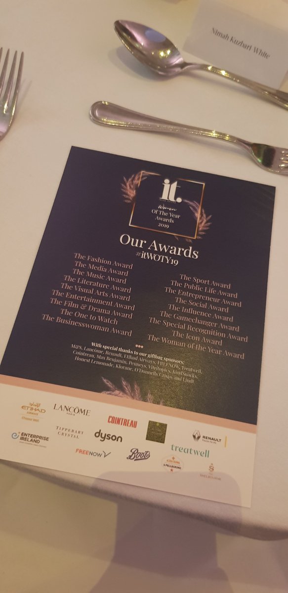 EmilyWoods6's tweet photo. My inspirational bestie/mam. A business woman who is a support system to everyone in her life. #etihadairways #irishtatlet #itWOTY19 
@irishtatler @EtihadAirways https://t.co/NxmoLvCyi3