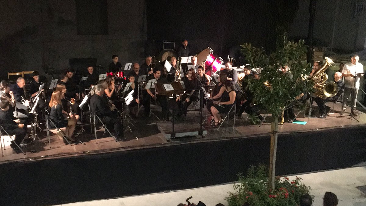 Turno de los compañeros de la <a href="/B_CajarMonachil/">Banda Cájar-Monachil</a> 🎶