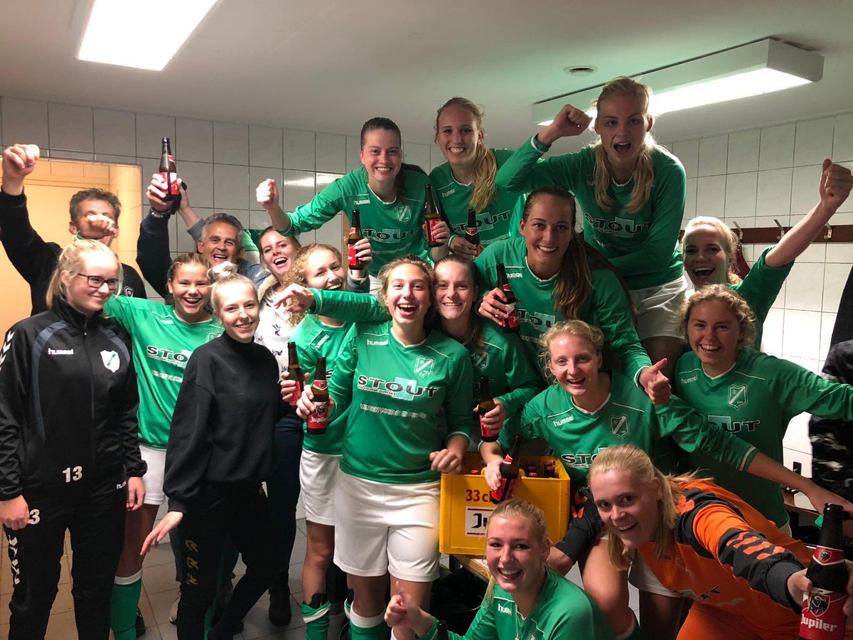 VVACDames's tweet photo. @VVAC_Ottoland VR1 wint in laatste minuut met 3-2 van Peursum. Supporters bedankt ! https://t.co/dUGnjGy6Oz