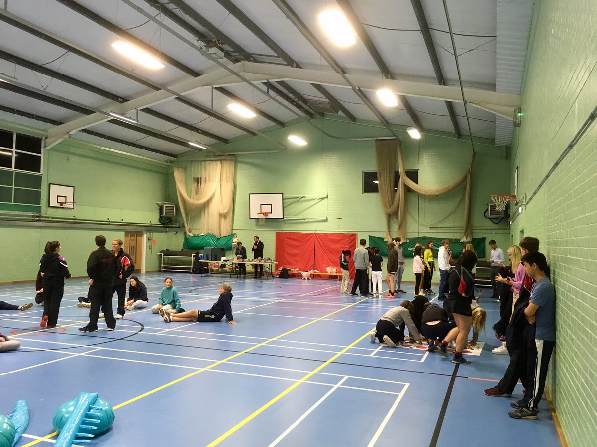 HaywoodsHouse's tweet image. A huge thanks to the Decem and staff for hosting an action packed 4th Form social tonight #boardingcommunity #goodtimes #saturdaysocials