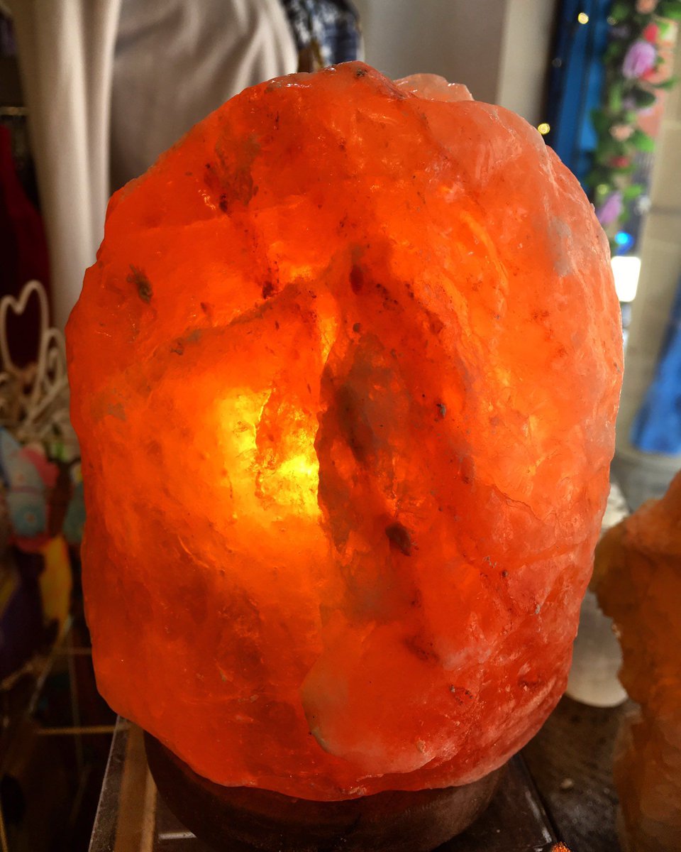 Don’t miss out on this lovely competition from <a href="/Butterflystroud/">Corinne Price</a>! #himalayansaltlamp #Stroud #WDYT buff.ly/2VbDkPz