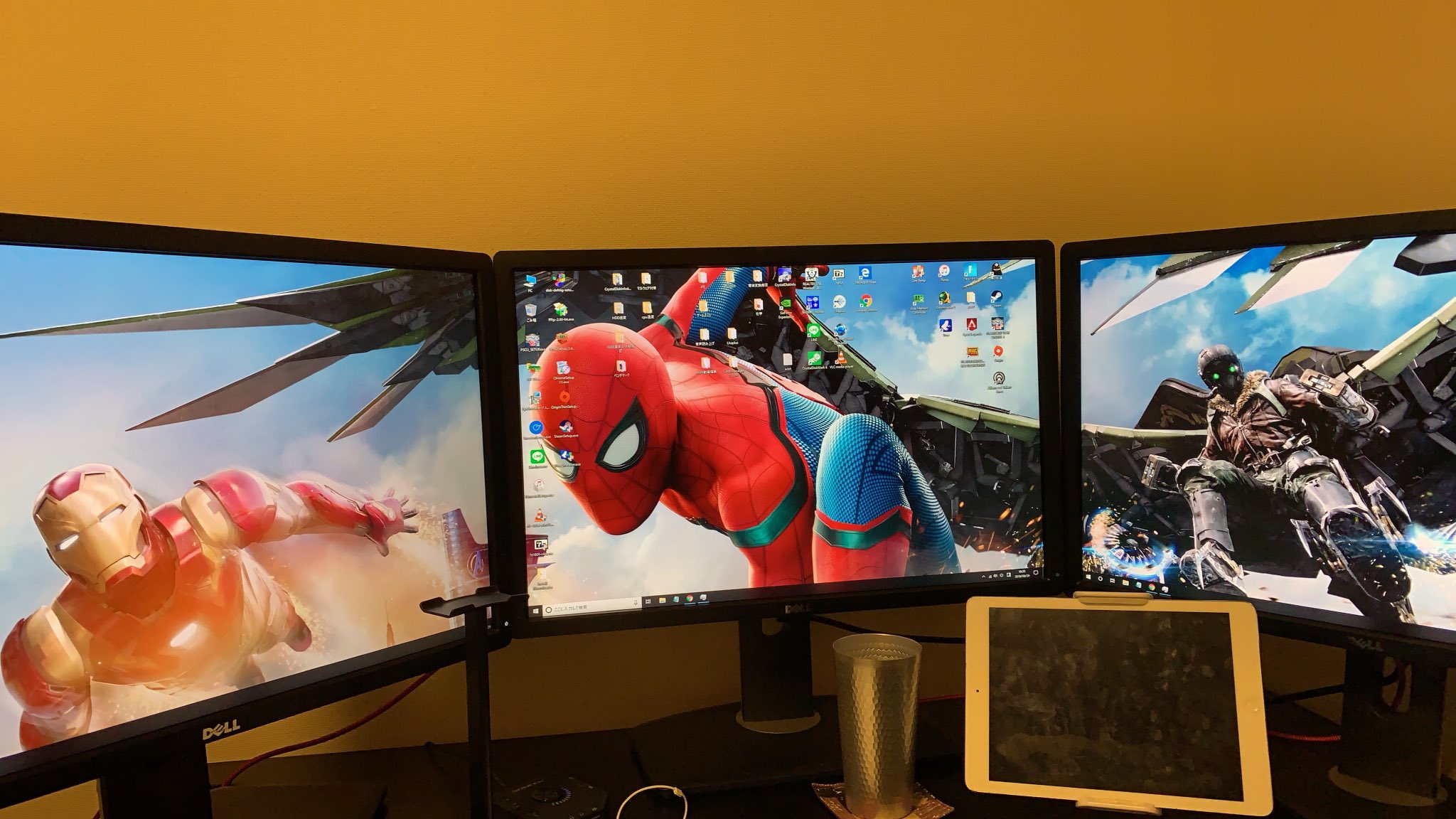 とまとまと Windows10 Toko 最近念願のトリプルモニターにしました ๑ ᵕ ๑ T Co Med68mvrdv Twitter とまとまと Windows10 Toko 最近念願のトリプルモニターにしました ๑ ᵕ ๑ T Co Med68mvrdv Twitter