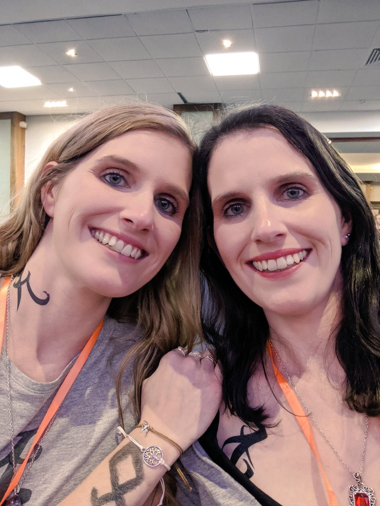 _lou_fitzgerald's tweet photo. #pandemoniumcon2 #PanCon2 #zarataevents #mclisa #Shadowhunters #winner #twinning #parabatai #parabataitwins #Birthdaywish #livingthedream #livingmybestlife @DarksideUk @claire_grylls 🥰😍🤩😛 @DomSherwood1 @Kat_McNamara @MatthewDaddario @NicolaNCD @JadeHassoune @ch8i @LukeBaines https://t.co/9Cv2q8MHZx