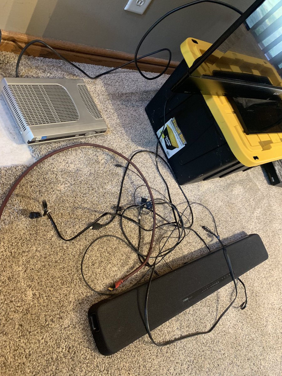 CheerElk14's tweet image. Yeah... maybe I should have paid a little more attention  to where each wire went before disconnecting them all....  🤷🏻♀️#technologyproblems #clueless