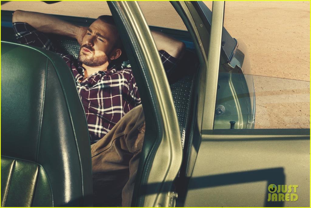 CEvansTeddyBear's tweet image. 😏💚🚗

These photos are making my lower extremities feel a certain way.