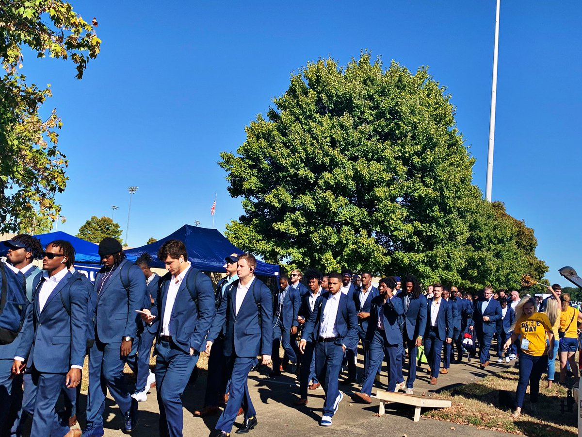 MSURacers's tweet photo. The Racers have arrived. 💼

#ShoesUp 🏇🏈
#WeAreRacers 💙💛 https://t.co/3L1oENPu8y