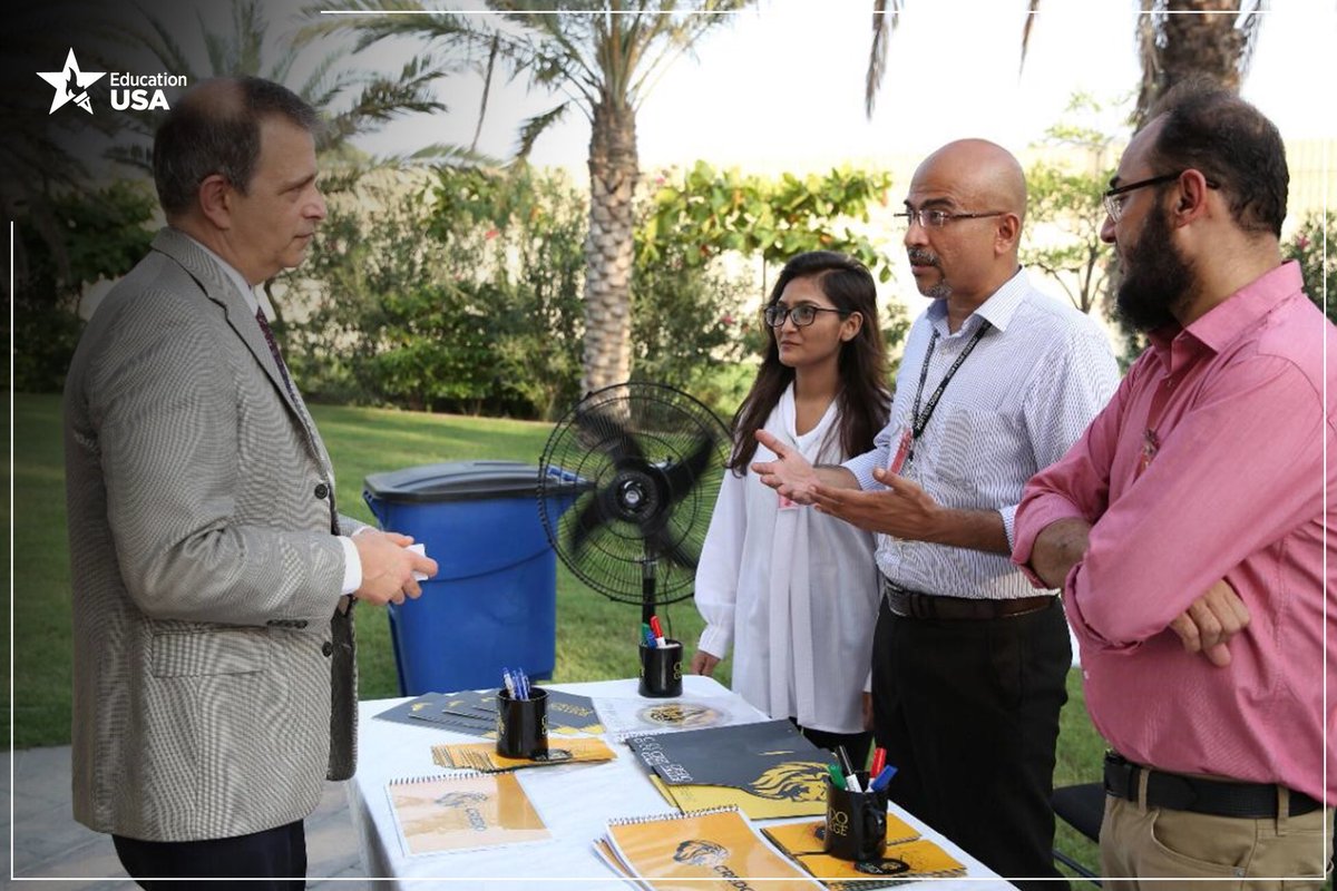 EdUSAPakistan's tweet photo. U.S. Counsel General in Karachi, Rob Silberstein, addressed a crowd of representatives from high schools and U.S. universities who attended a Reverse College Fair at the Consulate.
#SATour19 #USCollegeFair #EdUSAPakistan #StudyInUSA #EducationUSA #CityFM89 #89Partners https://t.co/8g06vSD9P3