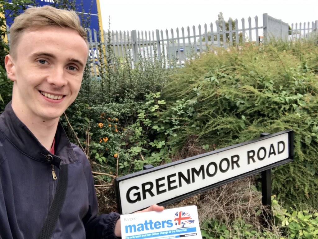 Jackalanch's tweet photo. A bit windswept this afternoon but I’ve been out again in #Barpool letting residents know the great things @NuneatonMatters have planned for the Borough

Residents agree with me that #BarpoolMatters and are fed up with Labour ignoring this part of town 

#ToryCanvass https://t.co/Z7rbTJ8pOj