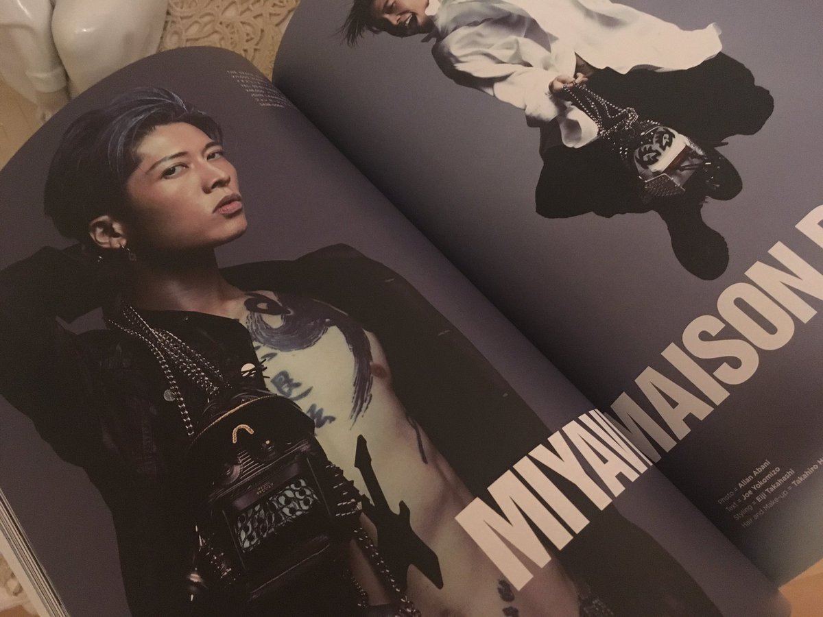 rosychan2018's tweet photo. @MIYAVI_OFFICIAL @allanabani 今日Getしちゃった💙😍💙😍💙#rollingstone #MAISONPROMAX #MIYAVI https://t.co/YYgO2NDsSy