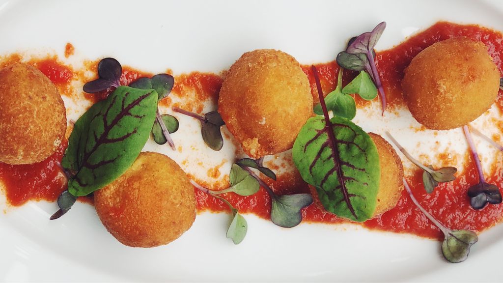 There is no wrong time for this delectable arancini
#torontofinancialdistrict #torontoentertainmentdistrict