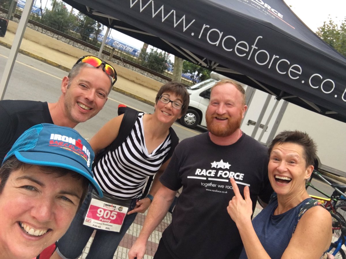 ClareBurgum's tweet photo. Meet Zelda..(pointing to Steve) ...Zelda swapped from IM Barcelona 2018 to Vichy before starting cancer treatment. Zelda is my inspiration and has come to support us tomorrow.
My 4th IM, is dedicated to all #livingwithcancer ESPECIALLY Zelda x
 #ironmanbarcelona #970  #raceforce https://t.co/9fehfg6opO