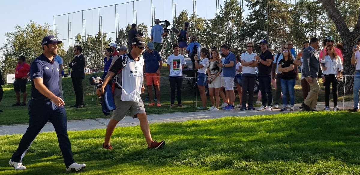 Magia es lo que hace este señor de azul con un palo y una bola. Otro clinic de Rahm en Madrid. Qué bueno es.