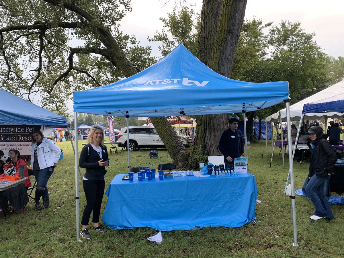 ATTbroadwayWKS's tweet photo. We are currently set up at #woofstock at the Sedgwick County Park. Come by our booth to talk about your entertainment options and grab a treat for your dog while you’re here! #wichita #wichitaevents #att #kamo #atttv #attemployee @ATT @jc1087 @alysonwoodard @stevetaylor2002 https://t.co/2z4pm28W1n