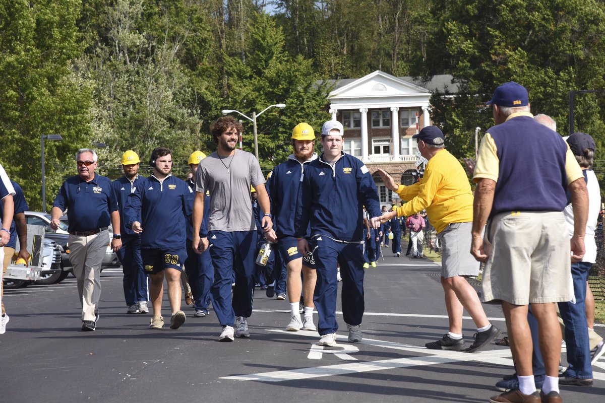 GoWasps's tweet photo. Let’s go to work!! The @EHCFootball team is ready for an @odacathletics clash with Hampden-Sydney at 1pm. Tune in at https://t.co/RwZQSjqxHP or @WEHC_Emory. #GoWasps #StingersUp #BlueCollarGoldStandard https://t.co/0NwAg1qlYk
