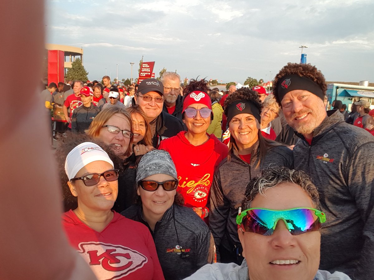 nittis1's tweet photo. @KCChiefs_Matt @Chiefs @GEHAhealth We had a great time at the 5k. Team #running4tacos https://t.co/i2nt2iGPBp