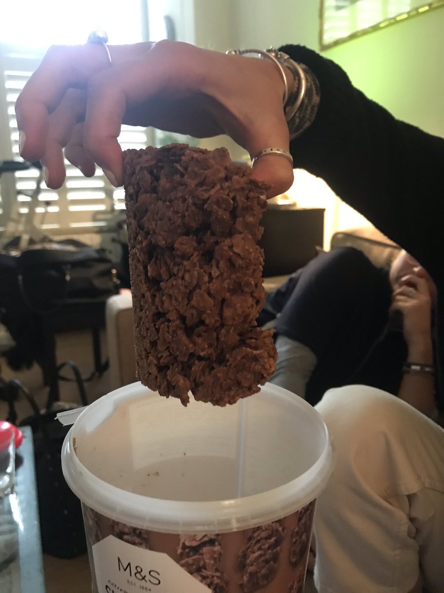bucklandij's tweet photo. @marksandspencer disappointed by this portion size. How am I meant to eat this? https://t.co/og3ScNZjuE