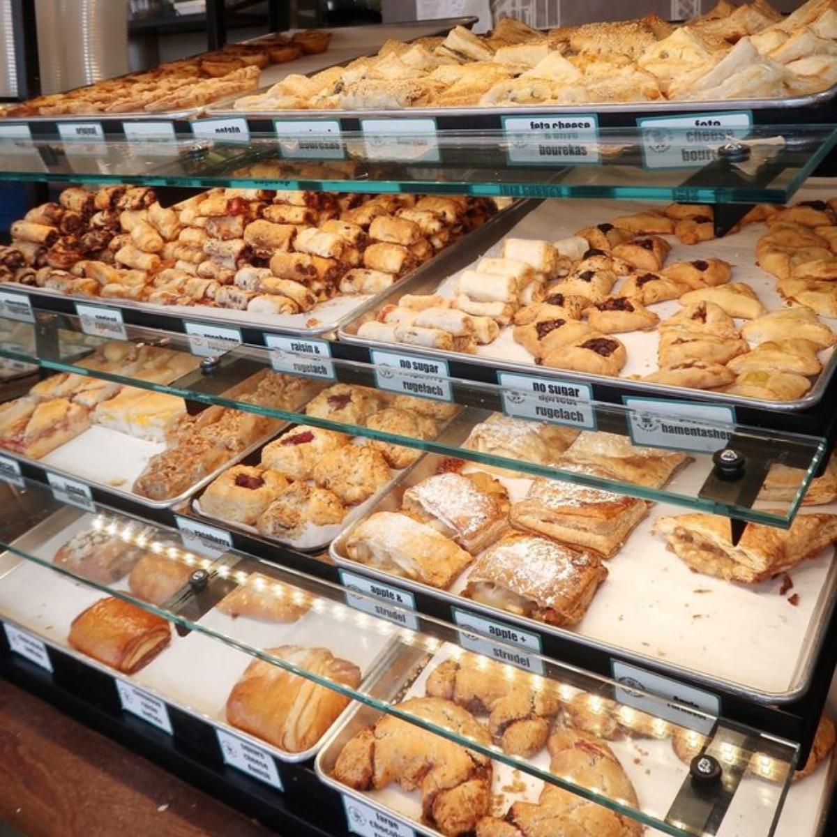 WhatABagelON's tweet photo. We savor each word like you savor each bite! Thank you for sharing your feedback. https://t.co/rMcqHvGGu2 https://t.co/xN4myWCUgG
