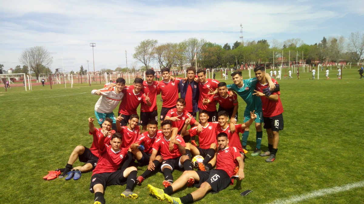 DeLaCunaAlInf's tweet photo. #Inferiores - #Quinta - Final. Ganó #Ibdependiente 2 - Godoy Cruz 0
Goles: Santiago Velásquez y Lautaro Jhonson https://t.co/OfCaTVdC6O