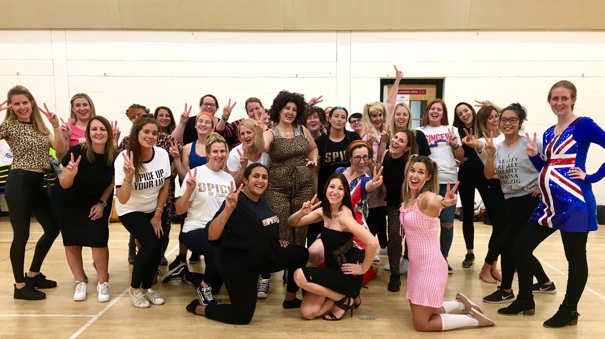 Leah and her fab hens for her #SpiceGirls #henparty in #Oxford today!! <a href="/CheerleadingCo/">Cheerleading Company</a>✌🏼 #peace #cheercohens