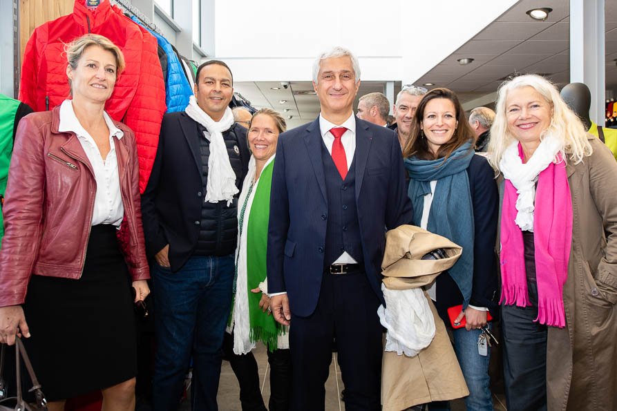 Marchesdegros's tweet photo. #FMGFEvent 🗓
Voici le bâtiment #F4 des accessoiristes de #Rungis par l'architecte Jean-Michel #Wilmotte ! @slayani
Le renouveau architectural du @marchederungis est en marche ! https://t.co/Lh7qBWpXMx