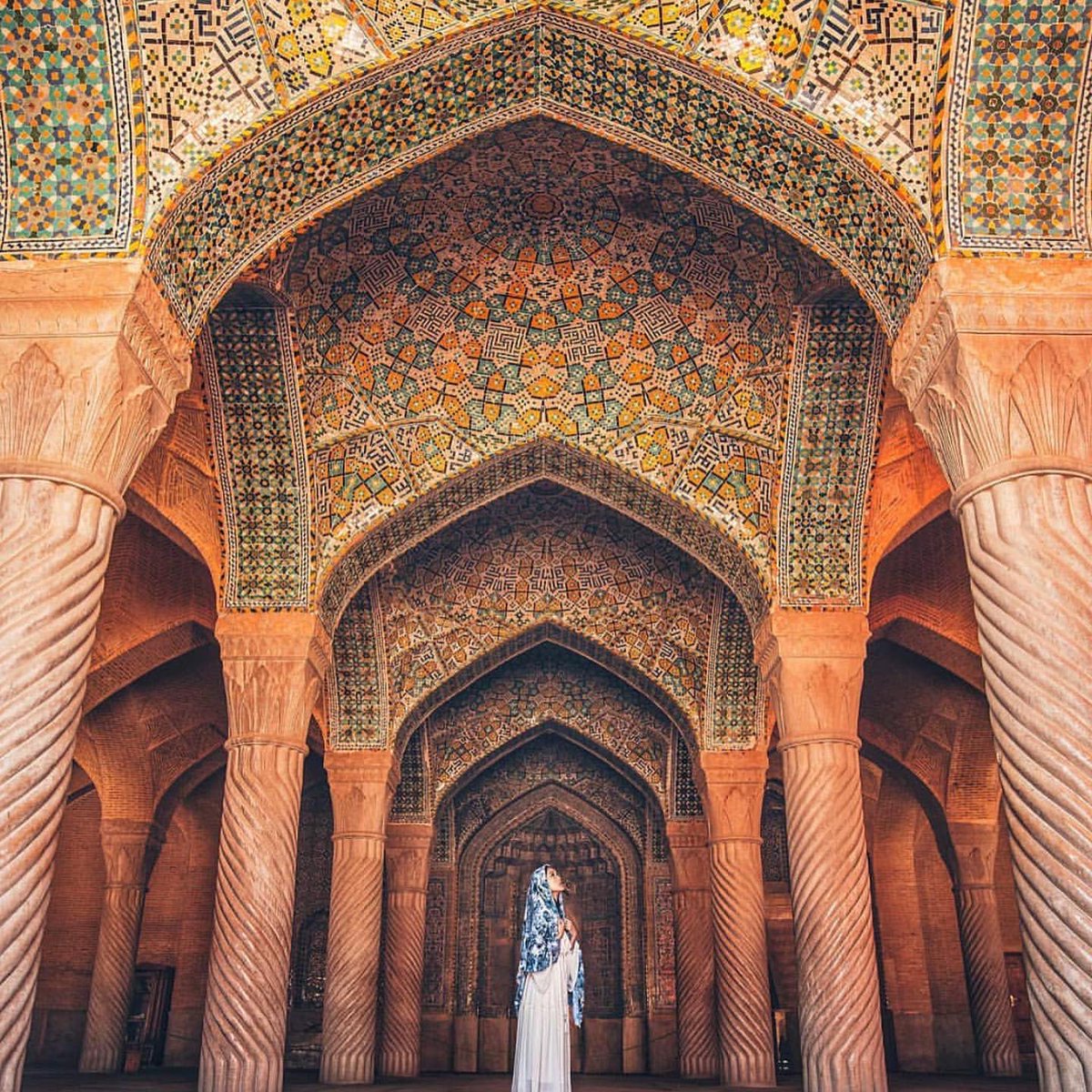Feeliran's tweet photo. چرخه‌ی توریسم به این صورته که دیده شدن تصاویر زیبای یک مقصد، باعث رویاپردازی سفر به اون مقصد و در نهایت انجام سفر میشه و دوباره همونایی که سفر کردن با محتوایی که تولید میکنن، باعث رویاپردازی عده‌ی دیگه‌ای میشن و این چرخه همینطور ادامه داره
#فم_تریپ #letsfeeliran
@feeliran https://t.co/7A3E6FJN6X
