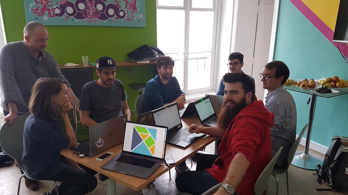 Notre associée fondatrice @dianemaniere participait ce samedi 5/10 au hackathon Elm à Paris 👩‍💻...👨‍💻👨‍💻👨‍💻👨‍💻👨‍💻👨‍💻 #elmlang 
<a href="/elmlang/">Elm</a>  <a href="/ElmFrance/">Elm France</a> #hackathon