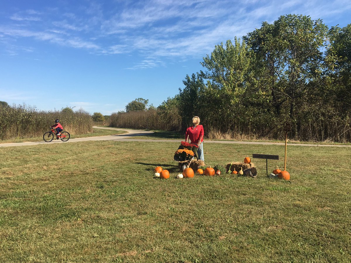 TriStateTrails's tweet photo. Looking for some free fall family fun? Head on down to @greatparks Armleder Park Trail to check out Scarecrow Row, now through October 27! #seeyouonthetrail #CROWNcincinnati #tristatetrails https://t.co/UrJEwtlGWJ