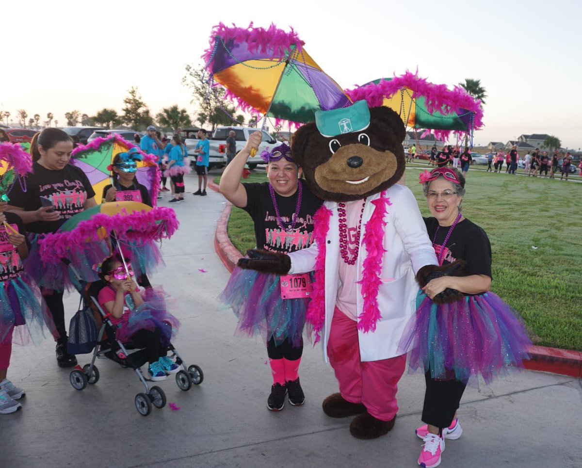 drtedebear's tweet photo. In October we wear pink for all the strong beautiful women who are fighting, survived or lost the fight to Breast Cancer. It sure was a beautiful morning to love your Cha Chas! #DHRHealth #LoveYourChaChas #BreastCancerAwarenessMonth https://t.co/vWmm7f4YHN