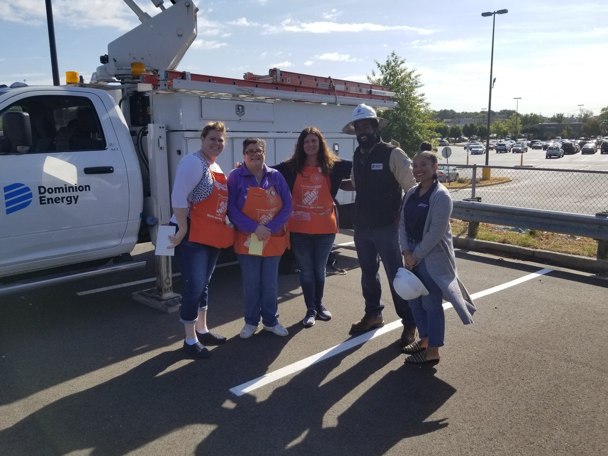 DrewHD1110's tweet photo. Fire Safety Day at 4632! @XConnollyJr @SawyerLadawn @dpattersonTHD @brad033060 https://t.co/OVpbbXKlzC