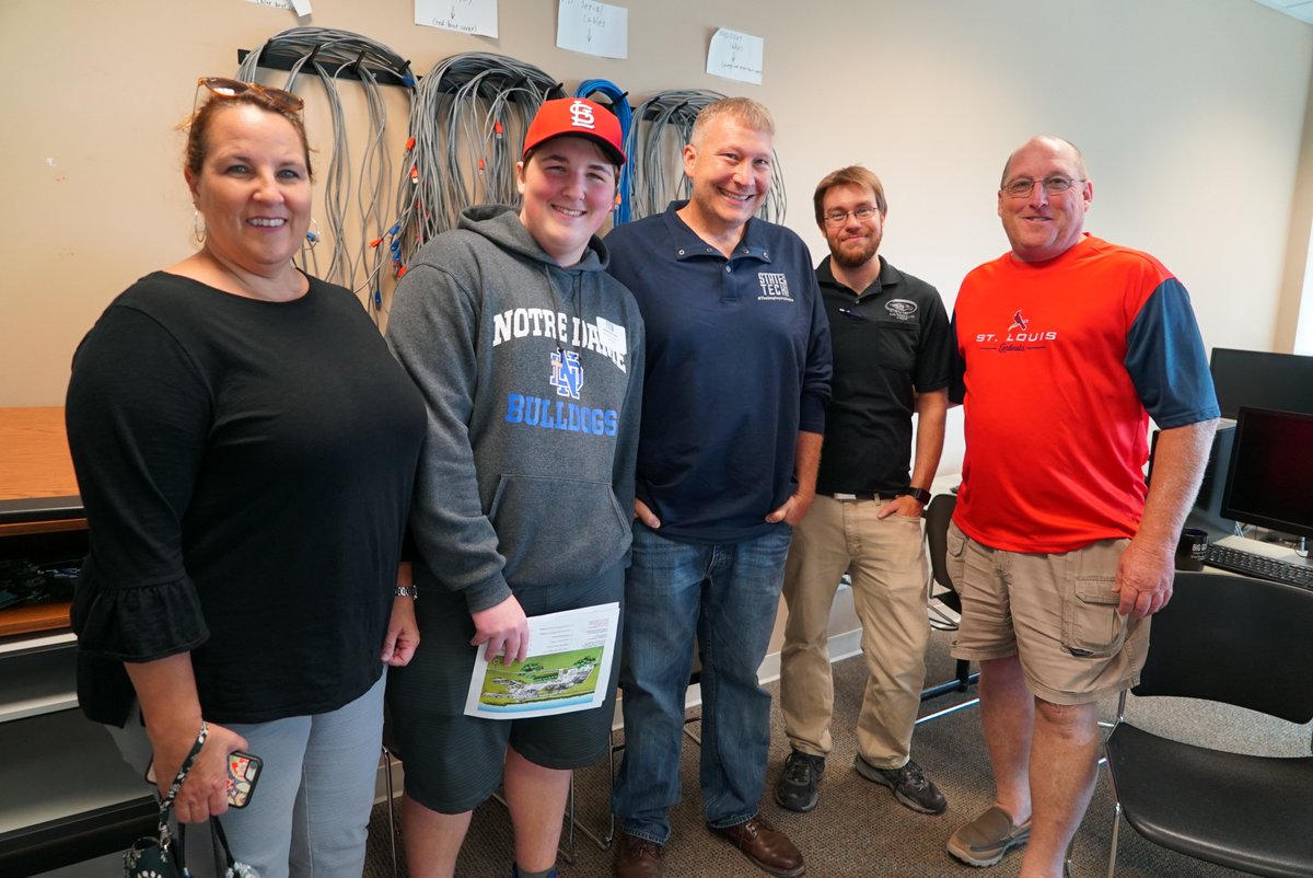 statetechmo's tweet photo. Exciting day on the campus of #StateTechMo! We welcomed another record breaking number of students to campus for our Fall Open House! #TheEmployersChoice https://t.co/u75FCCkNcd