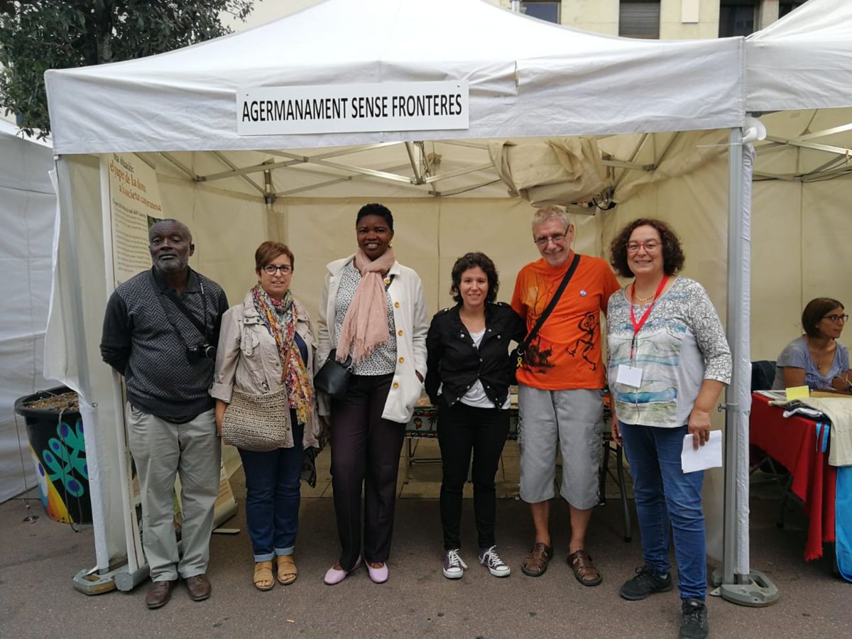 martamorellsbd's tweet photo. Avui fem el #MESCLAT19, una jornada amb exposicions, xerrades, tallers, jocs i altres activitats que tenen lloc al llarg de tot el dia, fins al vespre. Gràcies a la seixentena d'entitats que el fan possible #Sabadell

https://t.co/CU5bYimeUP https://t.co/OHlsrBNx1e