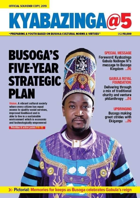 Hirolla256's tweet photo. Still about #GabulaTalks and Busoga Kingdom, let’s buy this magazine and support the initiative. Contact @IsaacImaka for your copy. Or DM @GabulaRoyal 
It’s 10k UGX https://t.co/YFgrZCAk0m