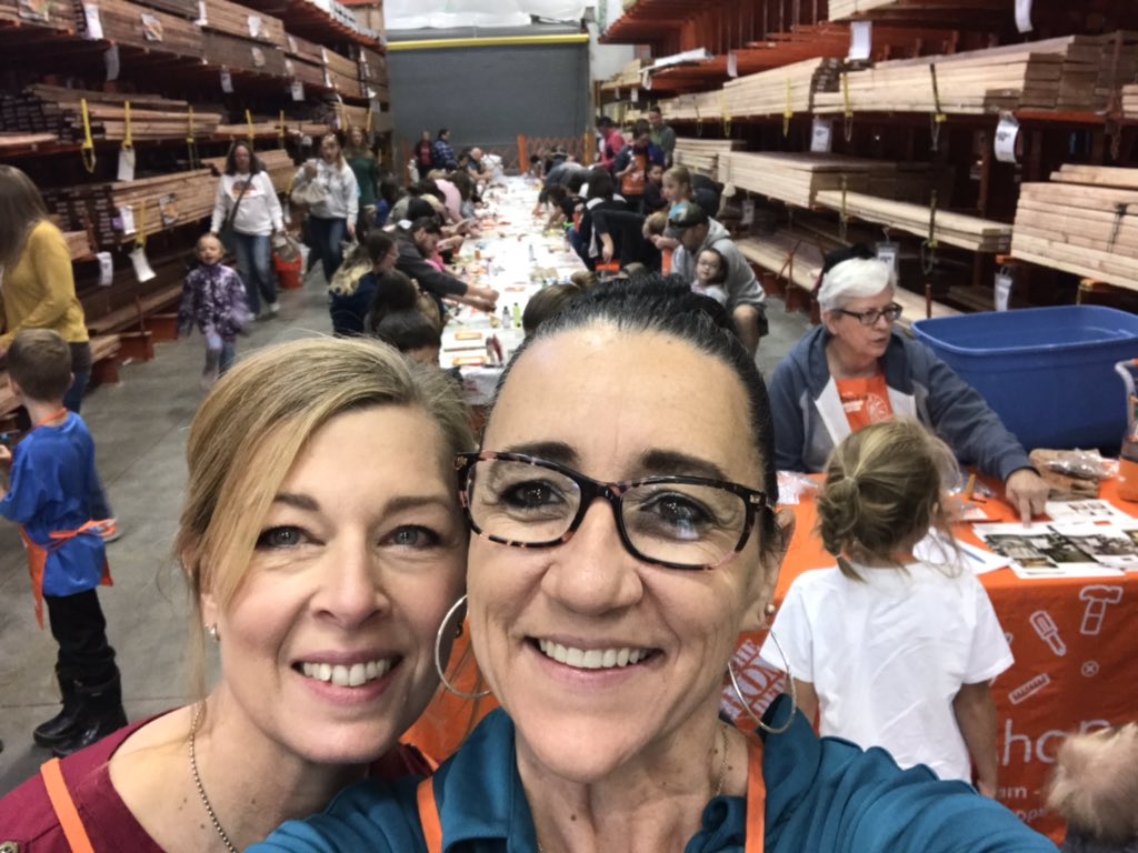 Children’s workshop in Cheyenne. <a href="/TamaraHDI/">Tamara Eidschun</a> <a href="/philpot_jeff/">Jeff  Philpot</a> @DerekTHD <a href="/THDYuda/">Yuda Arbeli</a> @TienNgu95693256 <a href="/gwaltershdi/">Greg Walters Denver West HDI Sales Manager</a>