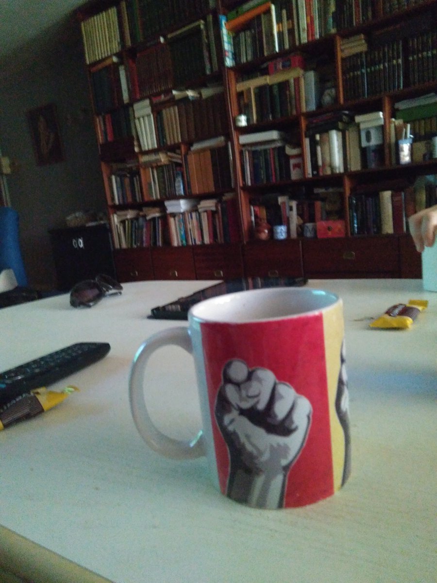 Un cafelito dé tarde y rojo. Es posible ?.<a href="/CarmenVaro_B/">Carmen Varo💜🔻♥️</a> .<a href="/ARTorrijos/">Ant Rodrigo Torrijos</a> .<a href="/IUMarbellaSP/">IU Marbella SanPedro 🔻</a> .<a href="/juandepca/">J. Dios Villanueva #CubaNoEstáSola</a> .<a href="/MiguelDiazCom/">Miguel Díaz Becerra</a> .<a href="/pepekimto/">Pepe Kimto</a> .<a href="/Victoriamrmr/">Victoria🔻 🇪🇭</a> .<a href="/EvaGSempere/">Eva García Sempere</a> .@iunida .@loudescordob14
.<a href="/marbella24horas/">marbella24horas.es</a>#