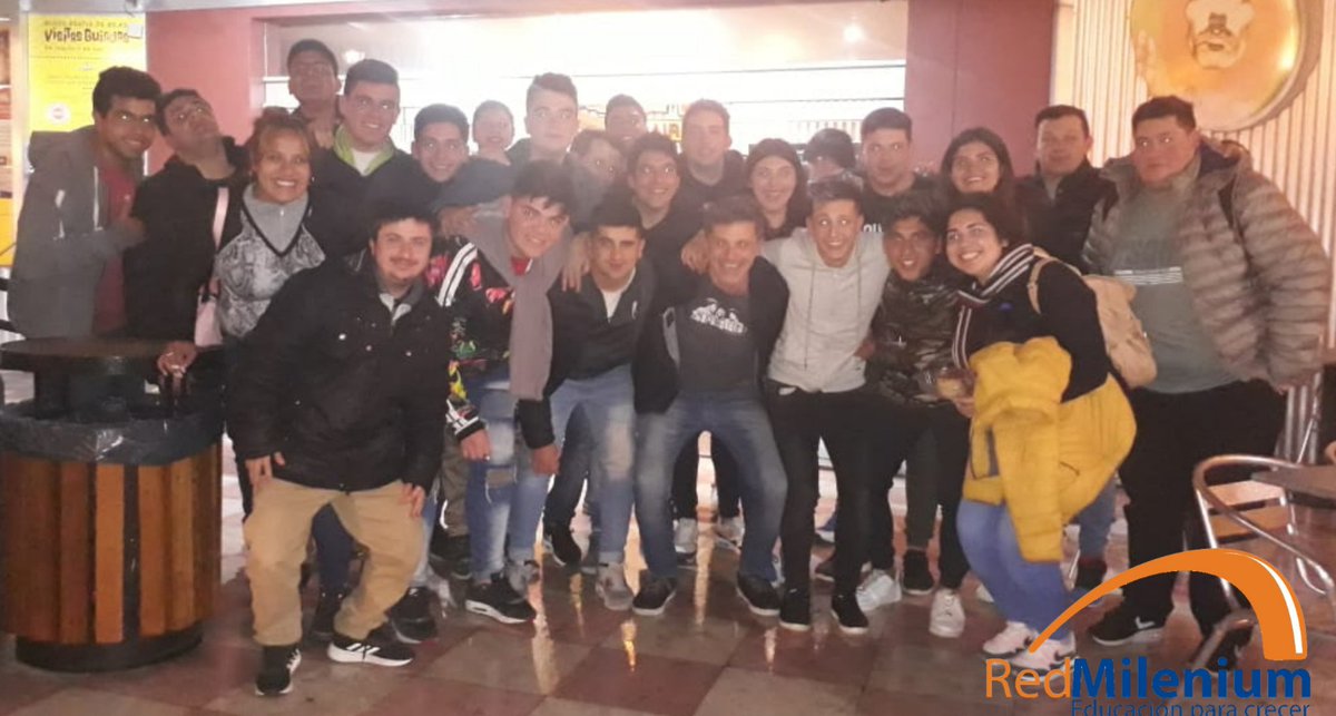 RMilenium's tweet photo. Noche brillante de teatro en @PaseoLaPlazaOK y festejo con el grupo.
¡Feliz Cumple @Gaaabiluuu 🎂🎉!
#ViajarEsLeer #BuenosAires #PeriodismoDeportivo https://t.co/4CSQdIV05i