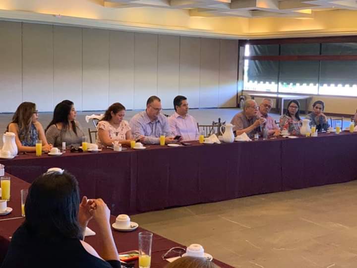 ASECHAC1's tweet photo. El delegado de Infonavit, Vladimir Barboza en Asamblea de Asociación Sonorense de Ejecutivos de Capital Humano #Asechac https://t.co/Tva3R9ErqH