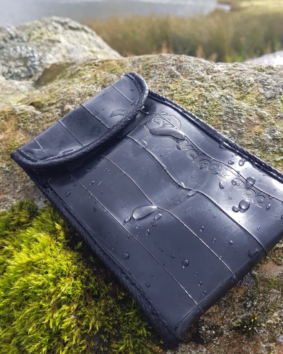 CycleOfGoodUK's tweet image. Our  @CycleOfGoodUK business manager will always go the extra mile. She wanted to prove the durability of our #veganfriendly  #InnerTube Cases so climbed a mountain in the rain and was happy to report back #splashproof #fitforpurpose   - get yours ow.ly/7aBZ50wD6sS