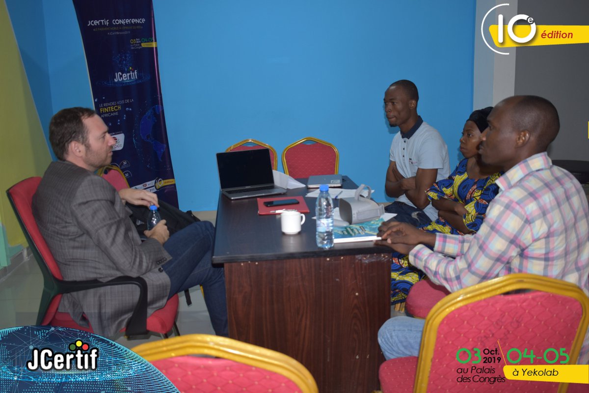 #JcertifBrazza2019 / JOUR 3

 Jean-François Kitchiguine a partagé aux étudiants les opportunités qu'offrent la réalité augmentée.

La réalité augmentée est un nouveau type de médias, voire une nouvelle façon de voir le monde, qui prend progressivement forme..

#RealiteImmersive