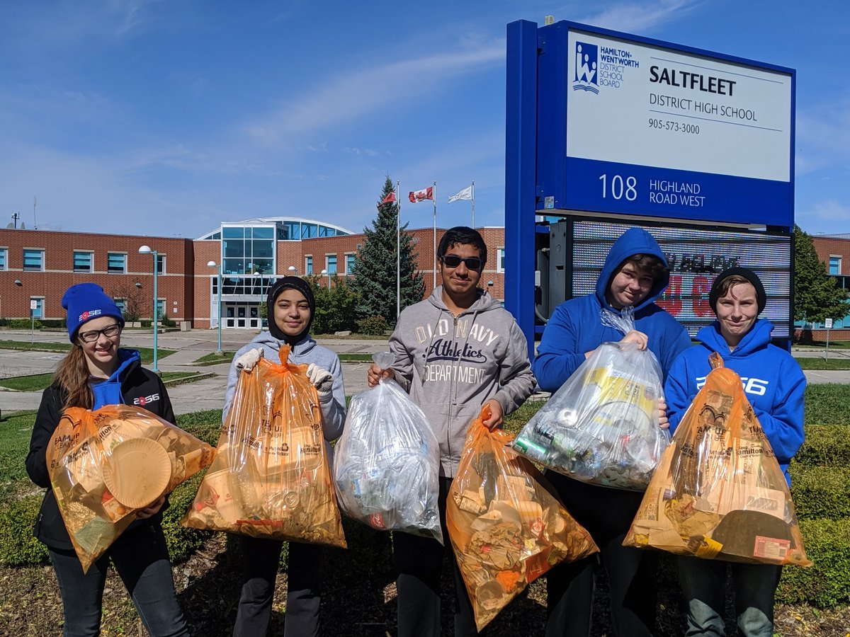 emilyforsterFRC's tweet image. What a great day to clean up our environment around @SaltfleetHWDSB along with @robotics_sdhs and @frc2056. Thank you @cityofhamilton for providing us with garbage and recycling bags. #teamuptocleanup
@CANFIRST @RoboticsHWDSB #2056WaysToInspire #FIRSTprojectgreen