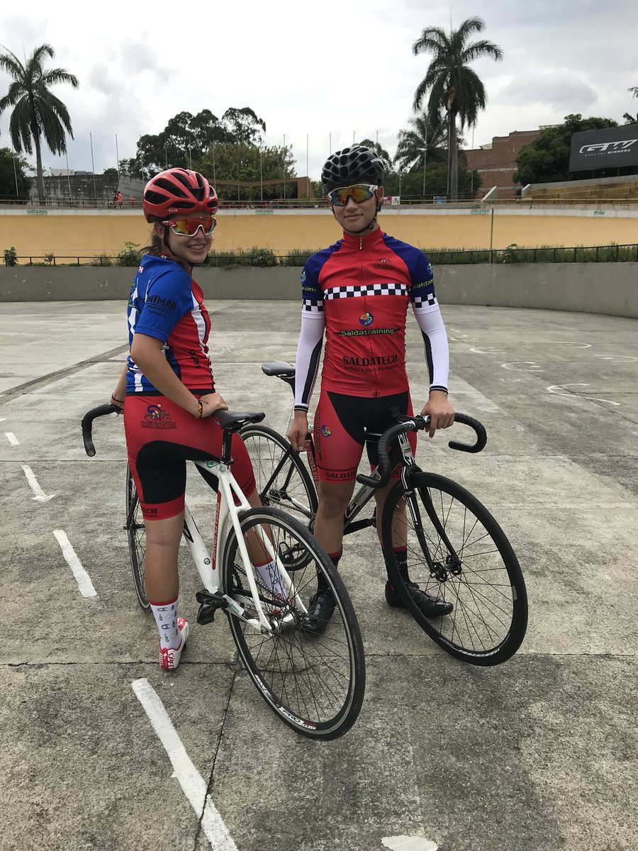 ClubCiclisticNG's tweet photo. ¡Sábado de pista! 
🚴‍♀️🚴‍♂️
#EscalandoSueños https://t.co/NcKYasoIU2