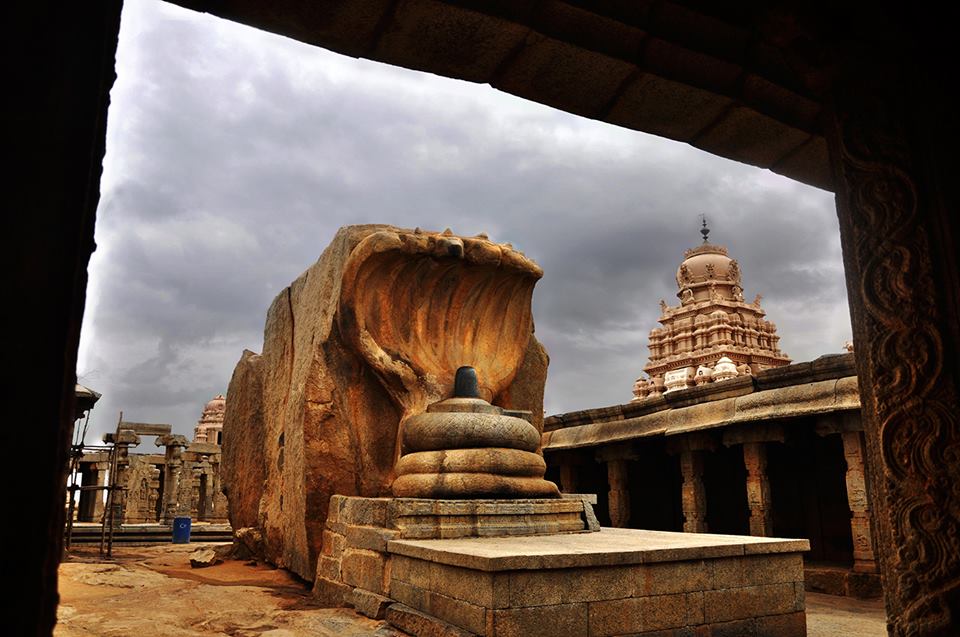 R_2041's tweet photo. Lepakshi Temple in Anantapur district.
"Wow History Of Hinduism" https://t.co/UQOD9S12DJ