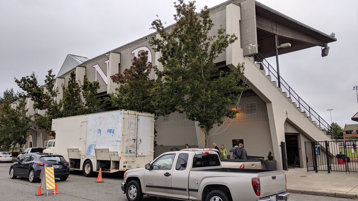 BatesProduction's tweet image. Another first for @BatesTechnical #broadcastvideoprodduction program #universityofpugetsound Div III football #handsonlearning