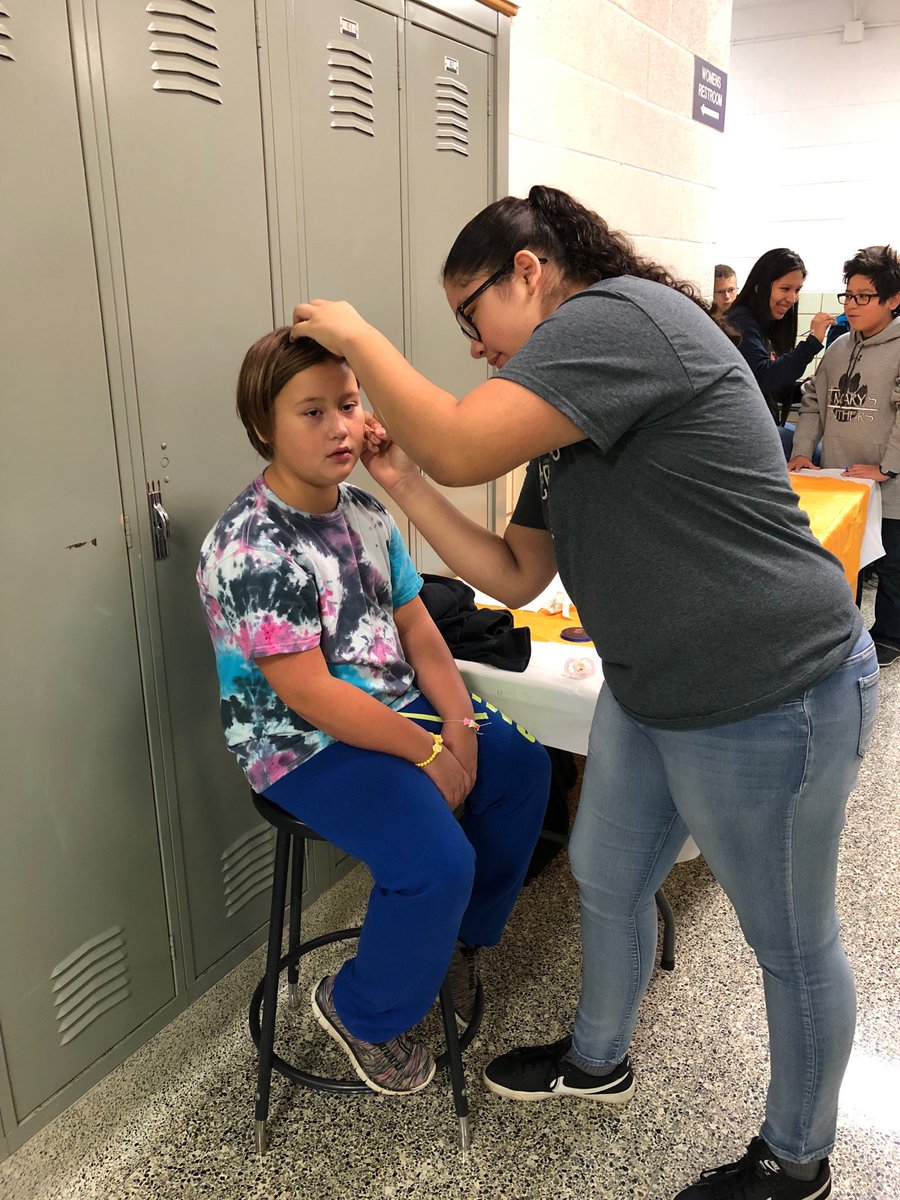 GayleStrom1's tweet photo. Middle school character council painted faces this morning at the St. Mary’s Craft Bazaar!  #SMCharacter https://t.co/c3PQ3OA1oD