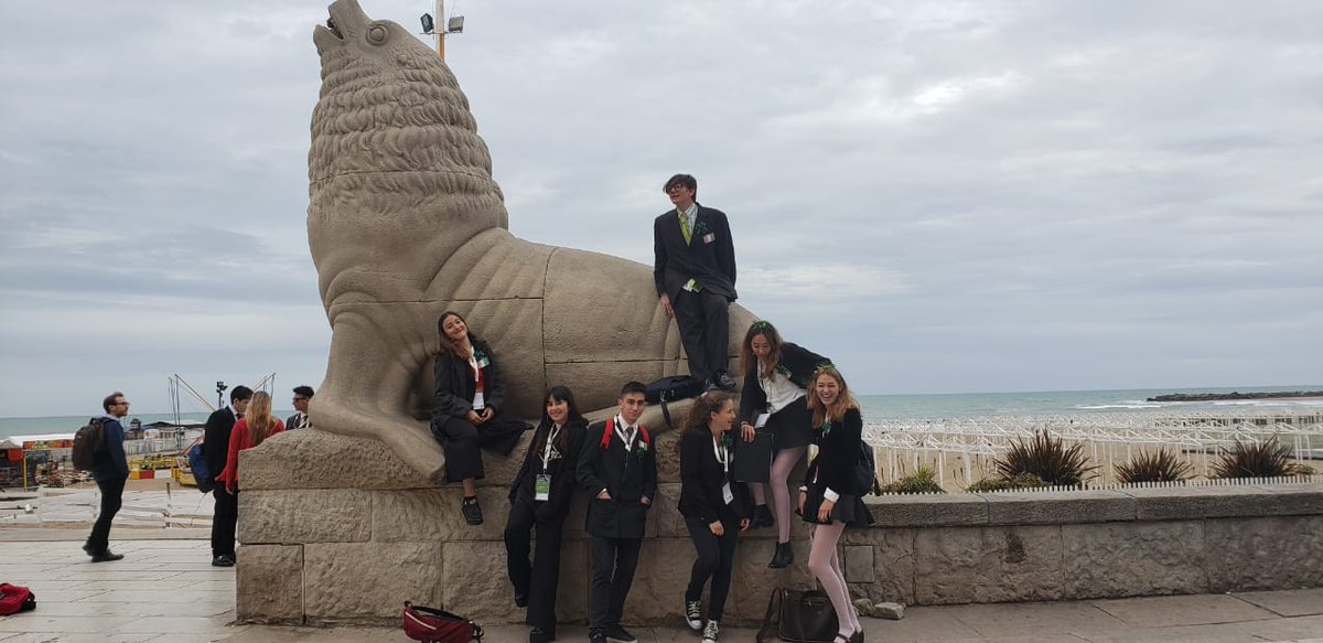 AlbertiRegion15's tweet photo. Felicitaciones a la delegación de Alberti por su participación en el modelo de Naciones Unidas!!!!@SecundariaDGCYE @LujanMozun @JefaturaR15 https://t.co/77mMMjNr6C