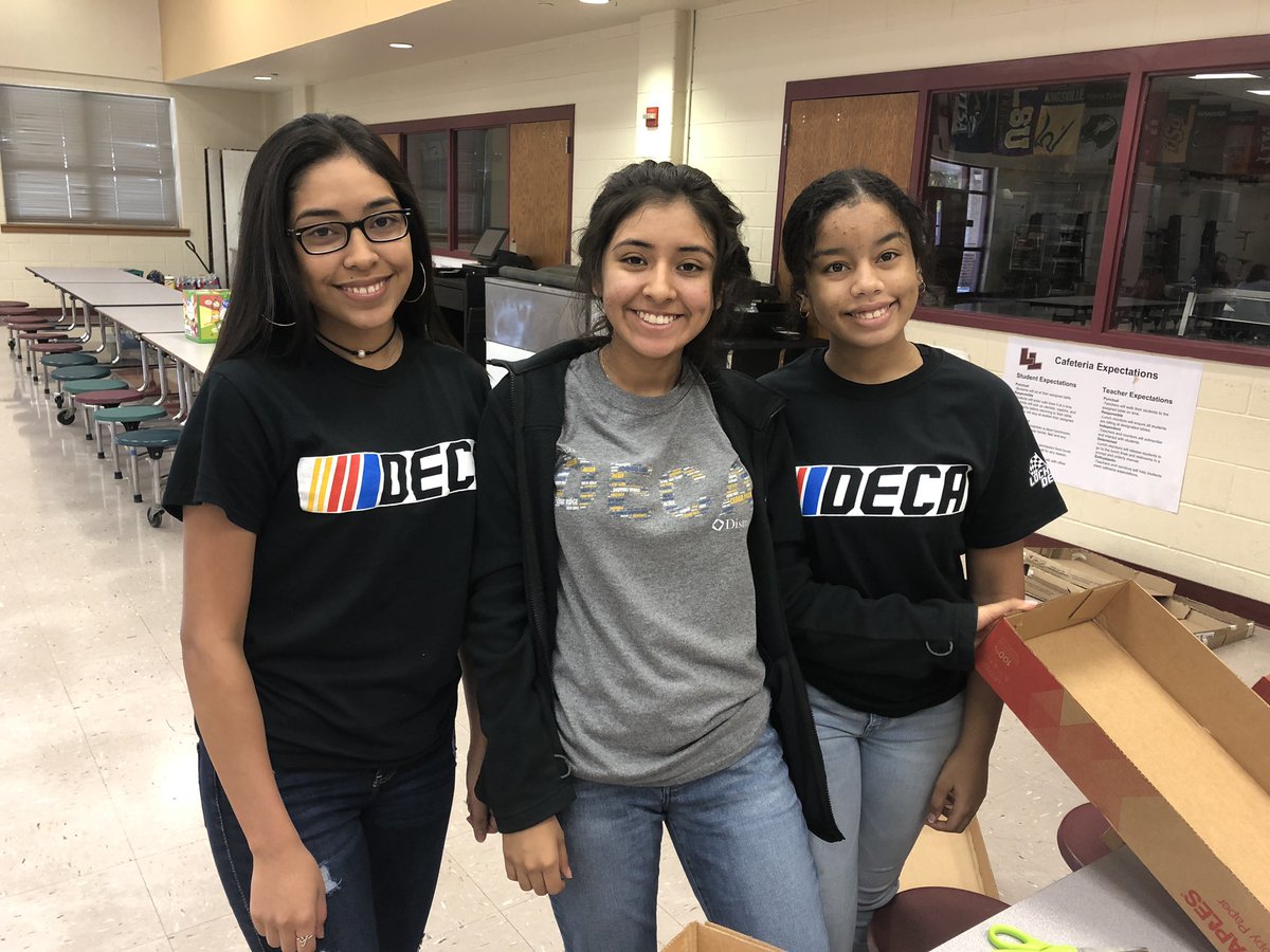 KristiVisage's tweet photo. #LHSDECA is helping out at the 3D pen station as Ss build marble ramps @STEM_TXST #FAMA @Lockhart_JH #LoveMyLISD https://t.co/lYE4sAfNJw